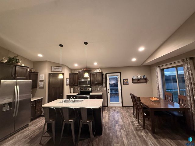 3017 S Keyrell Dr Drive, Sioux Falls, SD 57106