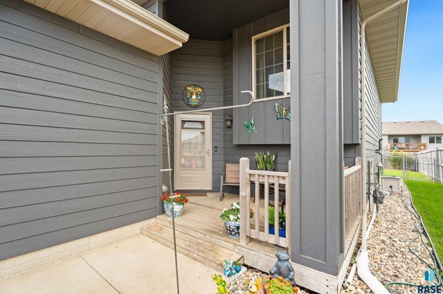 3017 S Keyrell Dr Drive, Sioux Falls, SD 57106