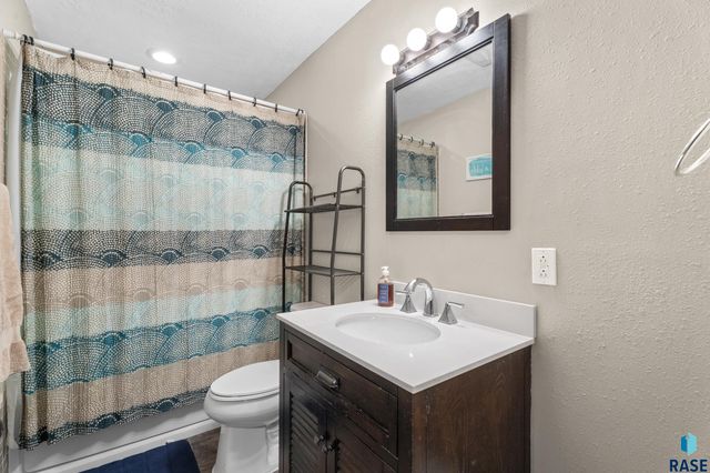 3017 S Keyrell Dr Drive, Sioux Falls, SD 57106