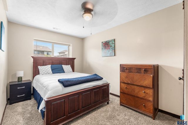 3017 S Keyrell Dr Drive, Sioux Falls, SD 57106