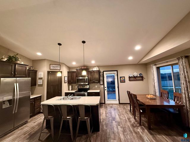 3017 S Keyrell Dr Drive, Sioux Falls, SD 57106