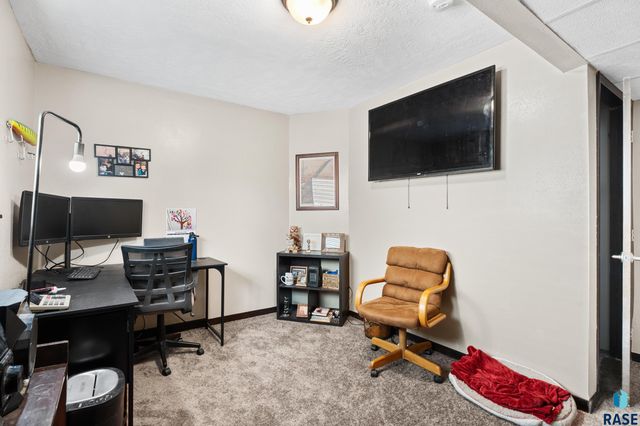 3017 S Keyrell Dr Drive, Sioux Falls, SD 57106