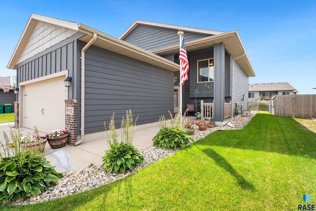 3017 S Keyrell Dr Drive, Sioux Falls, SD 57106