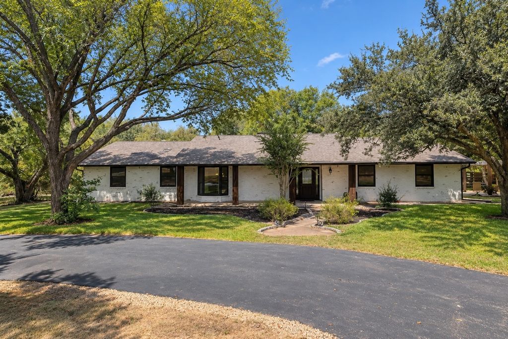 453 Rocky Acres Road, Cedar Hill, TX 75104 — exterior