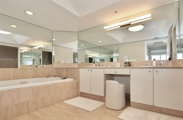 7000 Island Blvd 2605, Aventura, FL 33160