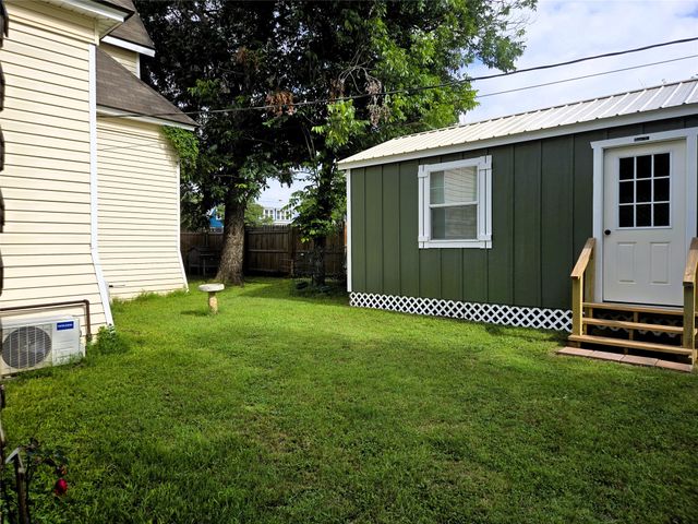 308 N San Jacinto Street, Whitney, TX 76692