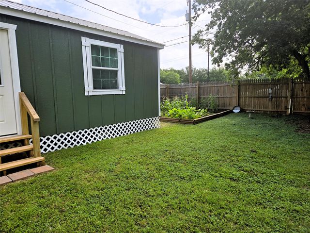 308 N San Jacinto Street, Whitney, TX 76692