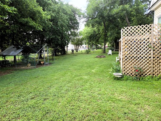 308 N San Jacinto Street, Whitney, TX 76692