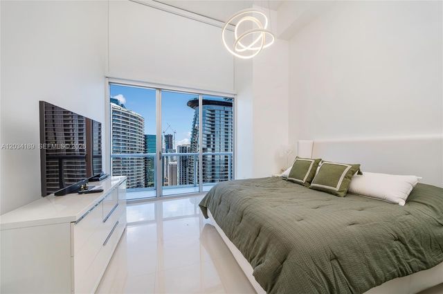475 Brickell Ave 4115, Miami, FL 33131