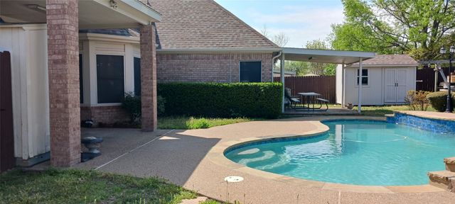 6049 Bent Creek Drive, Haltom City, TX 76137