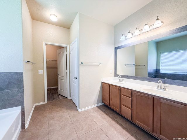 1938 Spotted Owl, New Braunfels, TX 78130