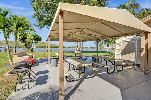 4550 NW 18th Avenue 709, Deerfield Beach, FL 33064