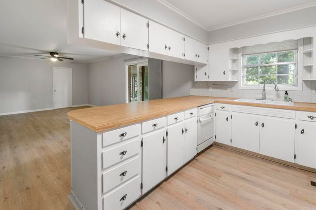 2213 Crestwood Road, North Little Rock, AR 72116