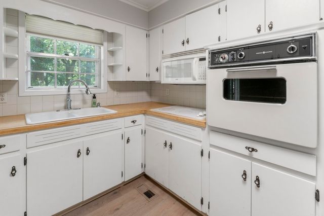 2213 Crestwood Road, North Little Rock, AR 72116