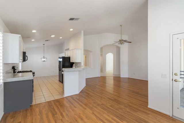 5073 Whiteclover Lane, Roseville, CA 95747