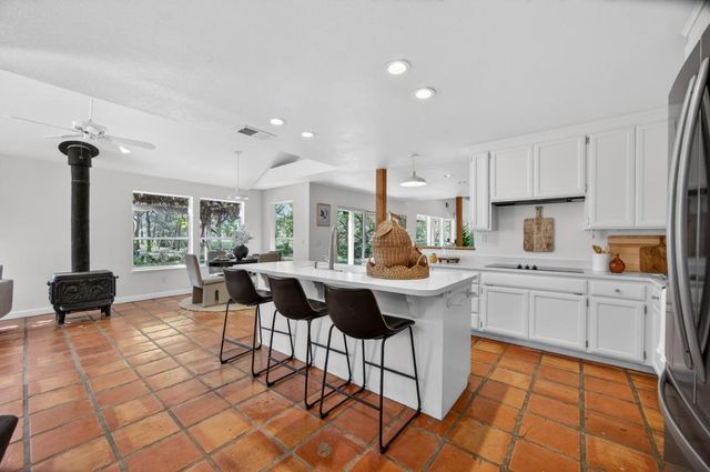 35692 Acadia Ln, Davis, CA 95616