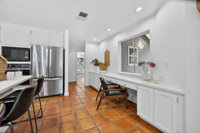 35692 Acadia Ln, Davis, CA 95616