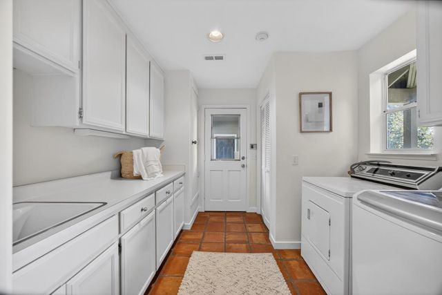 35692 Acadia Ln, Davis, CA 95616