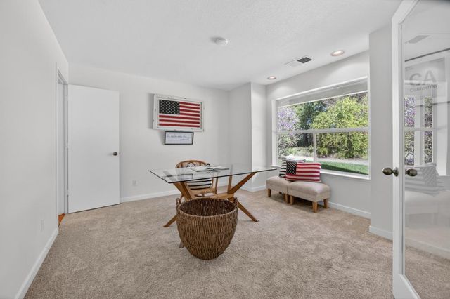 35692 Acadia Ln, Davis, CA 95616