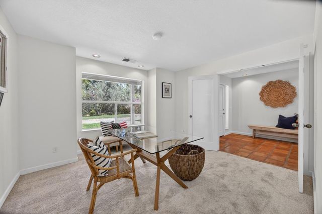 35692 Acadia Ln, Davis, CA 95616