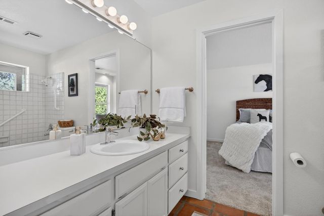 35692 Acadia Ln, Davis, CA 95616