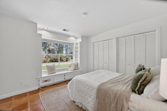 35692 Acadia Ln, Davis, CA 95616