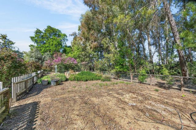 35692 Acadia Ln, Davis, CA 95616