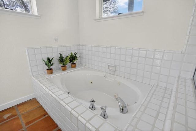 35692 Acadia Ln, Davis, CA 95616