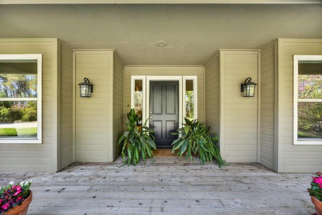 35692 Acadia Ln, Davis, CA 95616