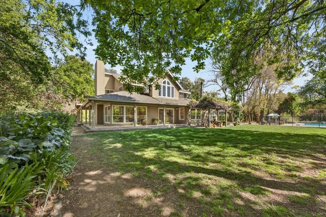 35692 Acadia Ln, Davis, CA 95616