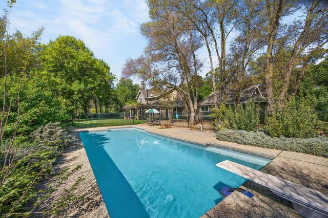 35692 Acadia Ln, Davis, CA 95616