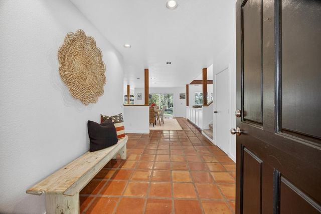 35692 Acadia Ln, Davis, CA 95616