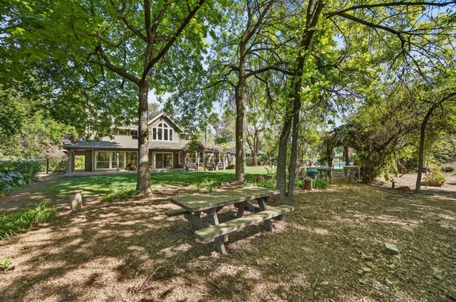 35692 Acadia Ln, Davis, CA 95616