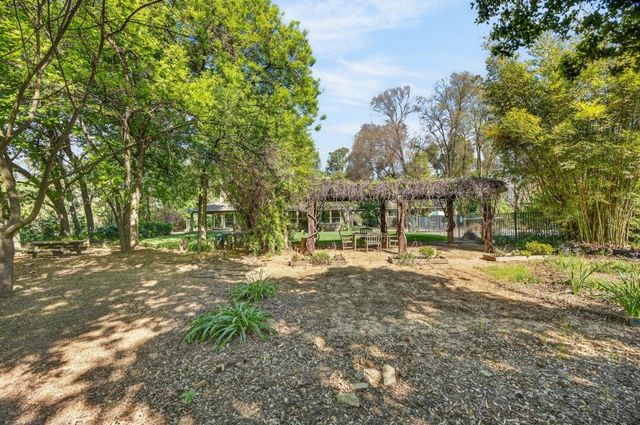 35692 Acadia Ln, Davis, CA 95616