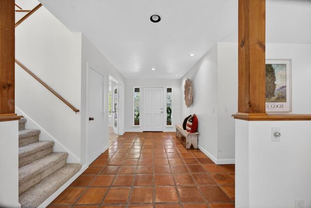 35692 Acadia Ln, Davis, CA 95616