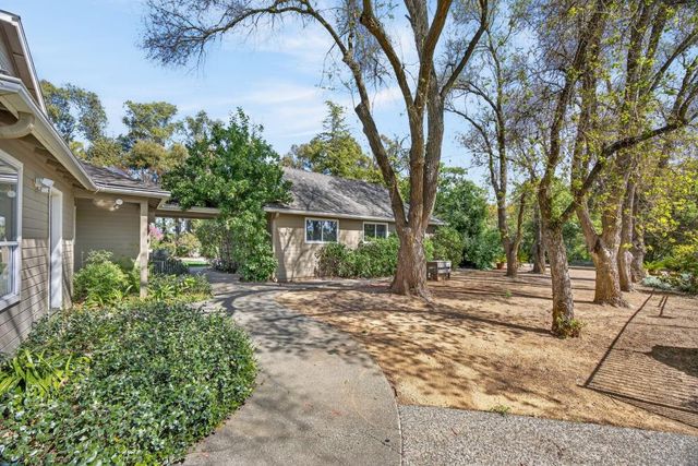 35692 Acadia Ln, Davis, CA 95616