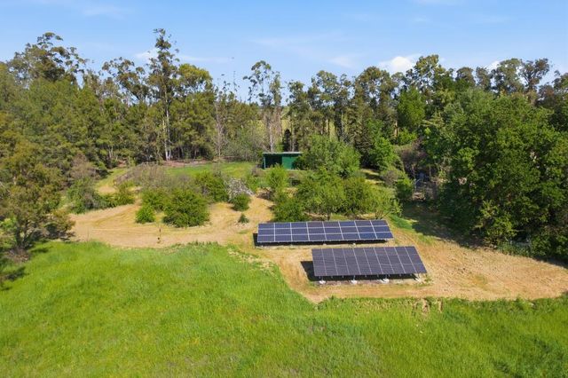 35692 Acadia Ln, Davis, CA 95616