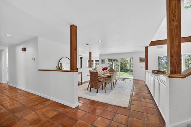 35692 Acadia Ln, Davis, CA 95616