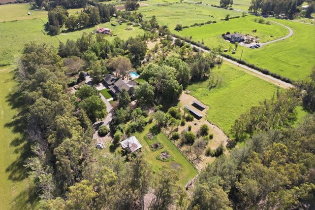 35692 Acadia Ln, Davis, CA 95616