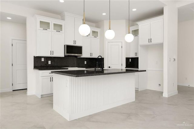 813 N Buxton Avenue, Edinburg, TX 78541