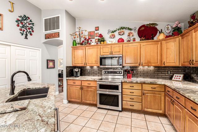 9011 E NACOMA Drive, Sun Lakes, AZ 85248