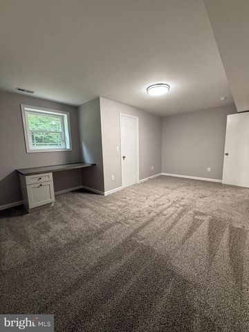 238 BETTY LEWIS DR, Fredericksburg, VA 22405