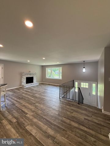 238 BETTY LEWIS DR, Fredericksburg, VA 22405