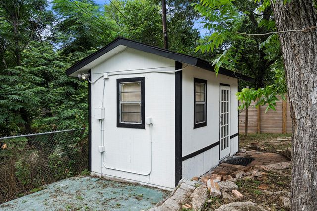 3002 Brinwood Ave, Austin, TX 78704