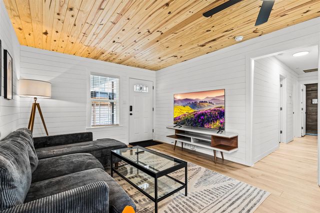 3002 Brinwood Ave, Austin, TX 78704