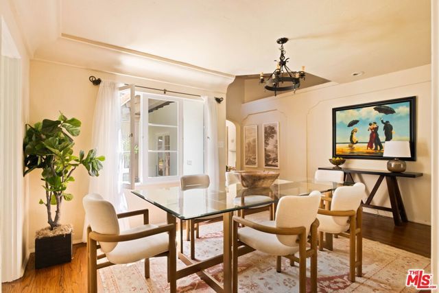 827 Yale Street, Santa Monica, CA 90403