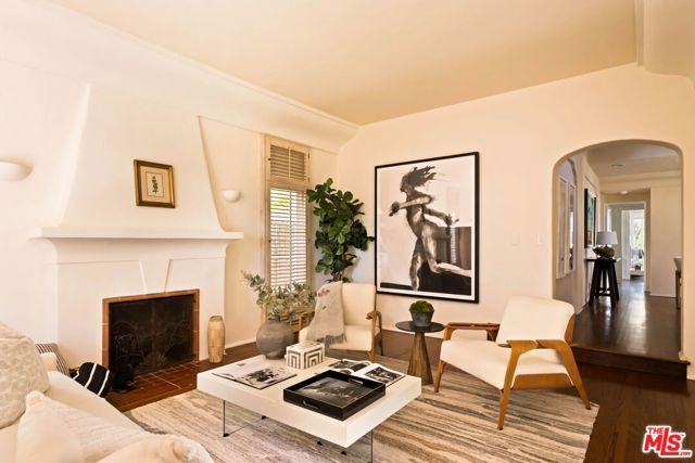 827 Yale Street, Santa Monica, CA 90403