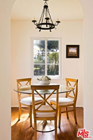 827 Yale Street, Santa Monica, CA 90403