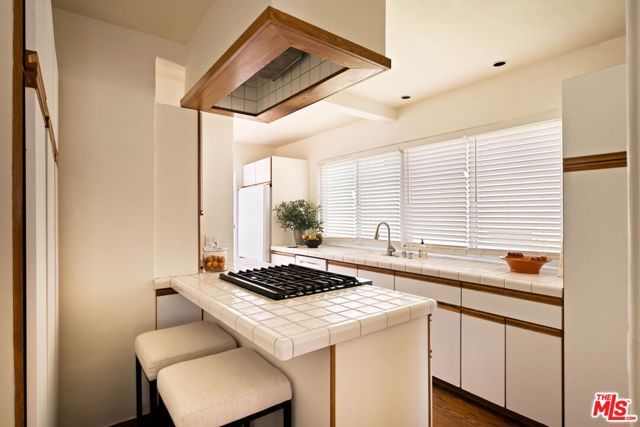 827 Yale Street, Santa Monica, CA 90403