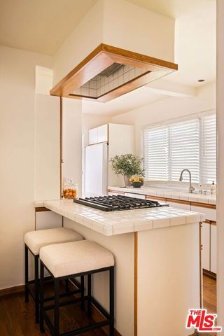 827 Yale Street, Santa Monica, CA 90403